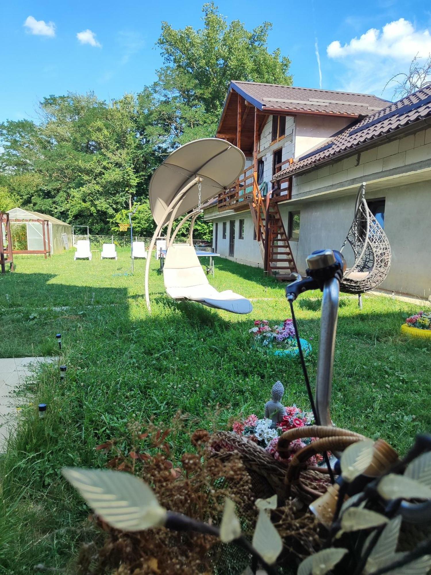 Happy Home Кэлимэнешти Экстерьер фото